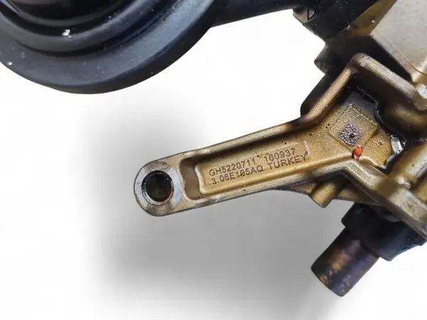 Porsche Cayenne Oliepomp OEM 06E105AQ - Gebruikt image 3