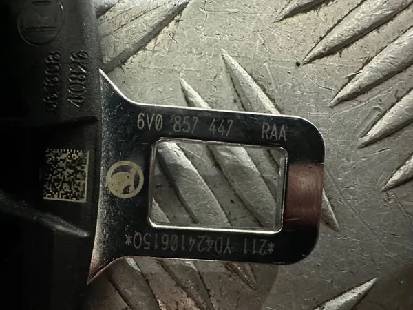 OEM 6V0857447 Vasen takaturvavyö Skoda Fabia III:lle image 7