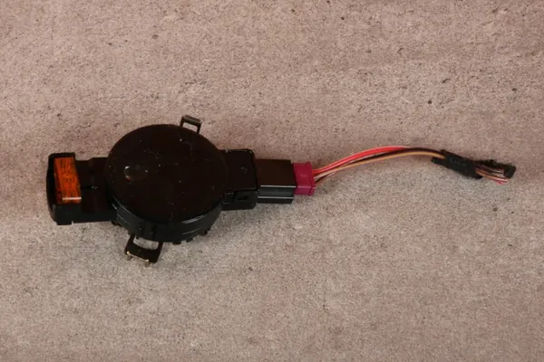 BMW Sadeanturi OEM 6814596 - Käytetty kunnossa image 3