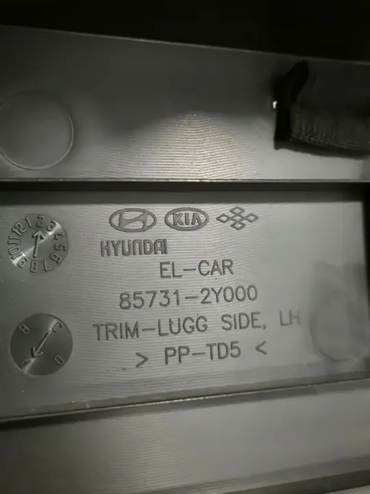 OEM 857312Y000 Vasen Takakontin Sivupaneeli Hyundai IX35 image 4