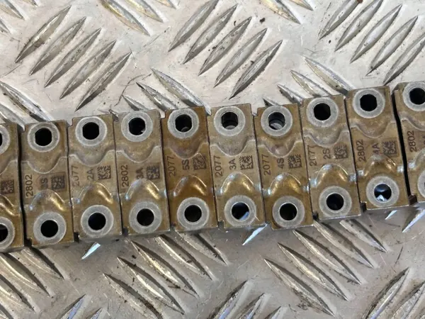 Gebruikte cilinderkop Maserati Levante OEM 12345 image 4