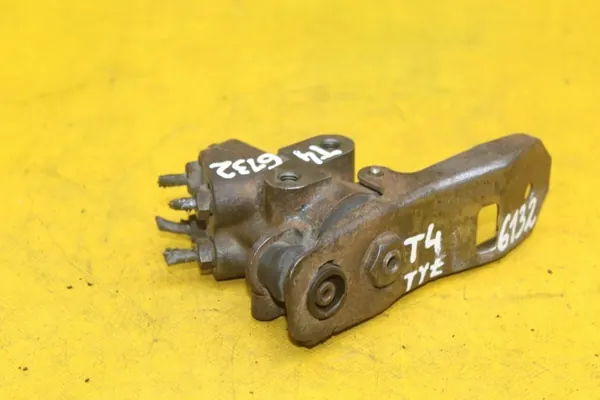 Colector de fuerza de freno VW T4 OEM 701612503A image 2