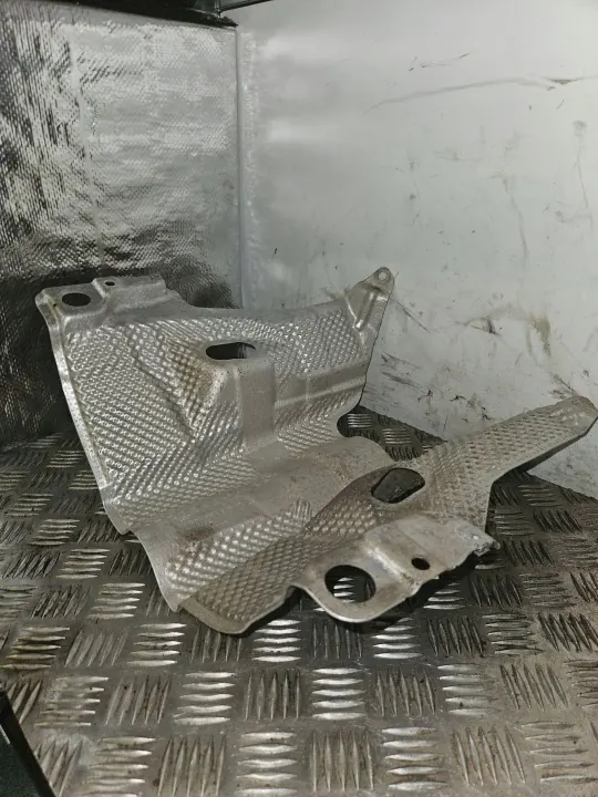 Pantalla térmica escape Audi OE 4K0521443C - Usado image 4