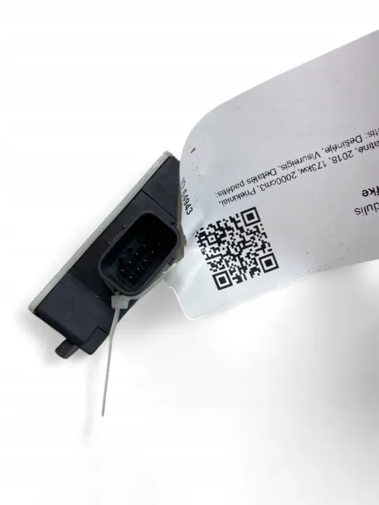 Volvo XC90 2018 Dodehoekmodule OEM 31665693 image 9