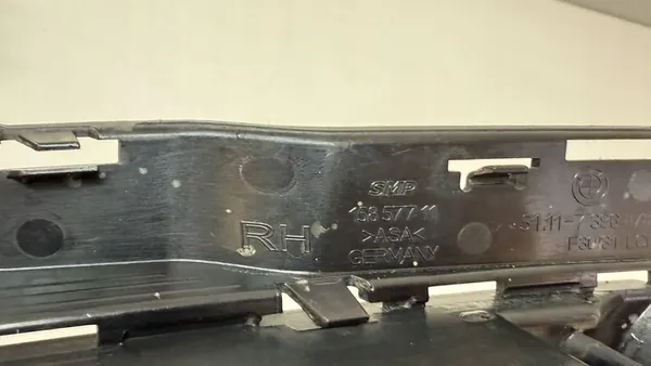 Griglia paraurti anteriore BMW 3 (F30/F31/F35/F80) 2015-2019 OEM image 6