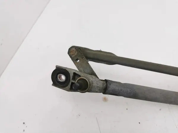 Volkswagen PASSAT B5.5 2003 Pyyhkijämekanismi ja moottori OEM image 2