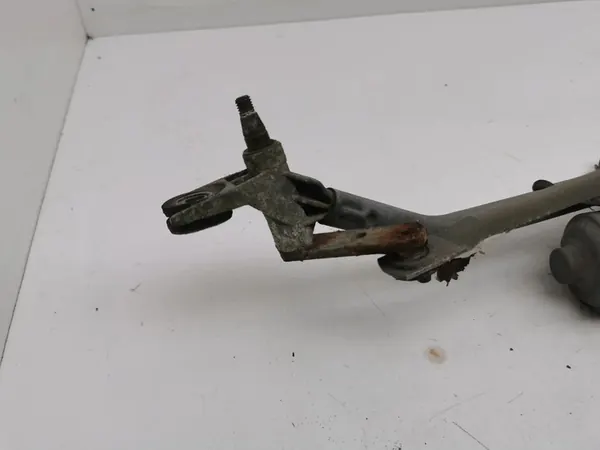 Volkswagen PASSAT B5.5 2003 Pyyhkijämekanismi ja moottori OEM image 3