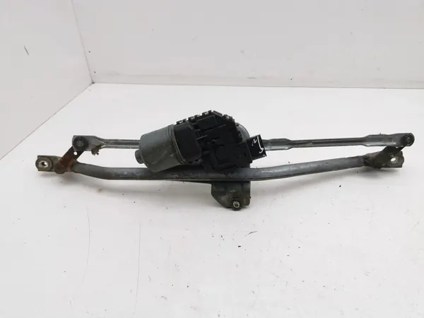 Volkswagen PASSAT B5.5 2003 Pyyhkijämekanismi ja moottori OEM image 9