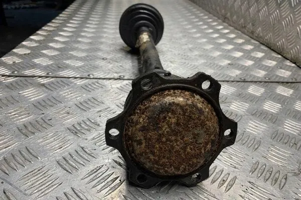 Höger framaxel VW PASSAT VARIANT B5 2.5L diesel image 2