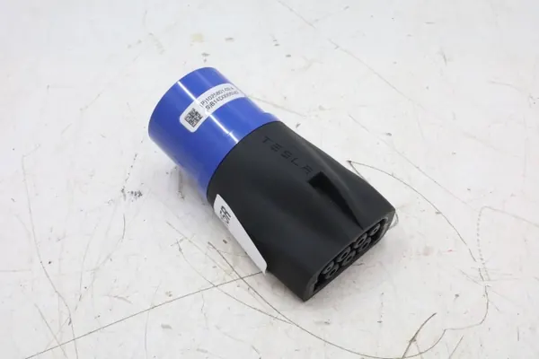 Adaptateur Chargeur Tesla Model S 2015 OEM 1025801-02-A image 2