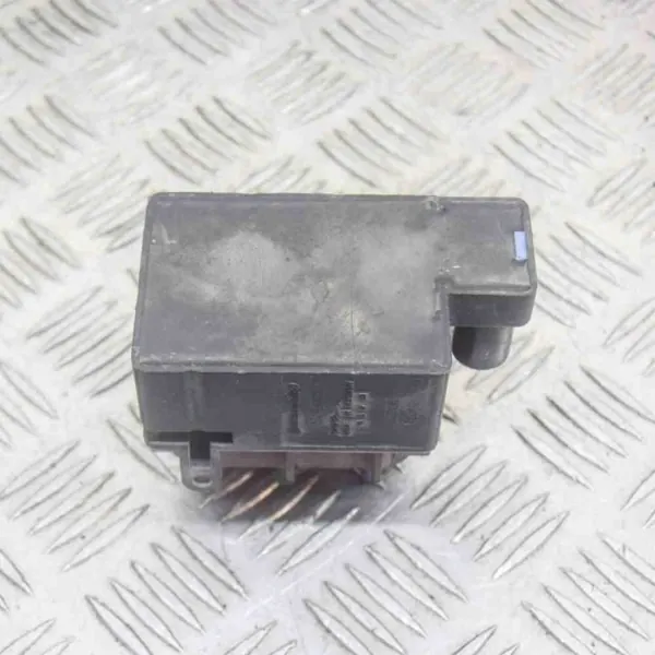 Tesla Model S 2015 Achter luchtveringmodule OEM 15152400273 image 4