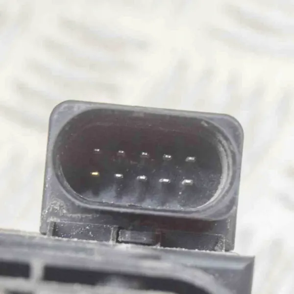 Tesla Model S 2015 Achter luchtveringmodule OEM 15152400273 image 6
