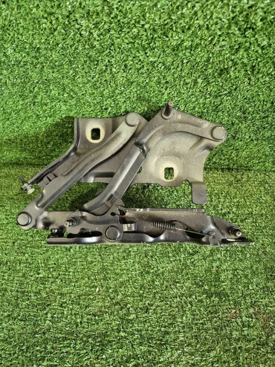 Dobradiça do Capô Audi A5 II Esquerda Dianteira OEM 8W6823301E image 3