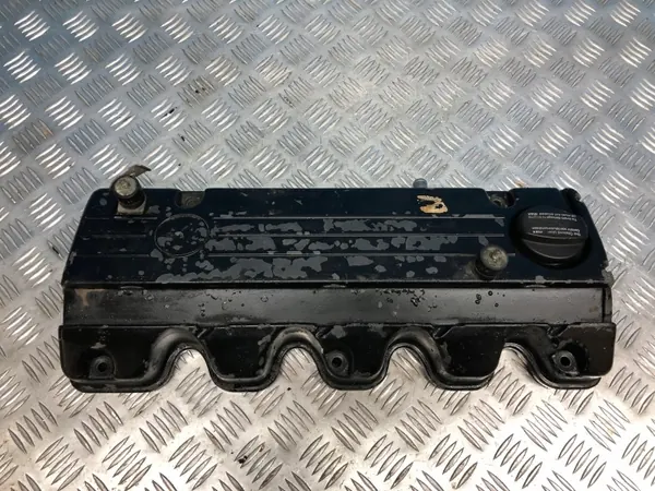 Mercedes-venttiilikansi OEM 1020160905 W124 2.3L:lle image 2
