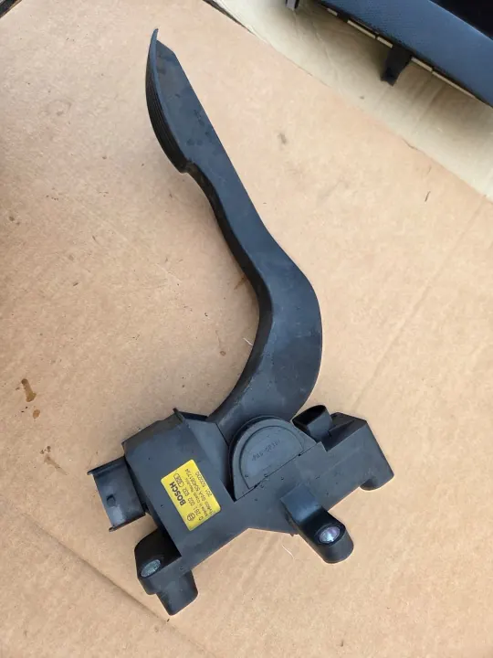 Iveco Daily III Kaasupotentiometri OEM 0281002632 image 2