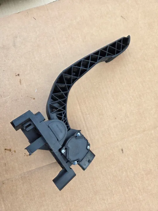 Iveco Daily III Kaasupotentiometri OEM 0281002632 image 3