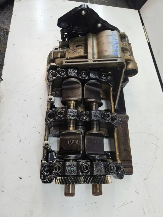 BMW Oliepomp OEM FOA11391 voor 2.0i N46B20BY motor image 4