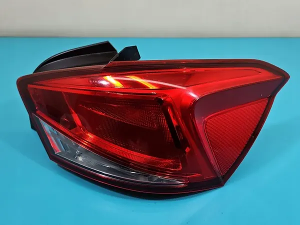 Luz Trasera Derecha Seat Ibiza V KJ 6F 17- OEM 6F0945096H image 3