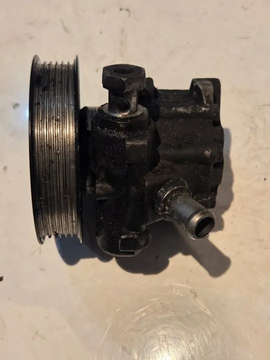 Pompe de direction assistée Audi A4 B7 2.0 TDI BRE 8E0145155N image 2