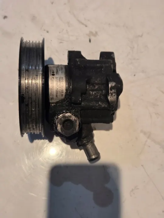 Pompe de direction assistée Audi A4 B7 2.0 TDI BRE 8E0145155N image 3