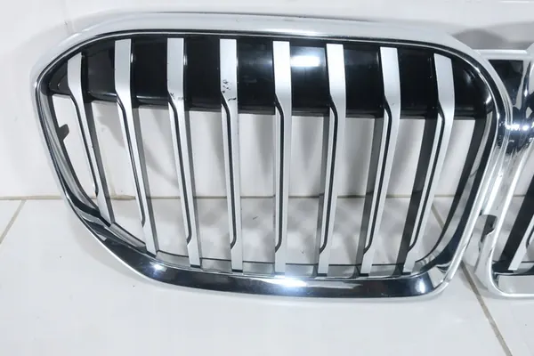 BMW 7 G11 Front Grill 51138494817 image 3