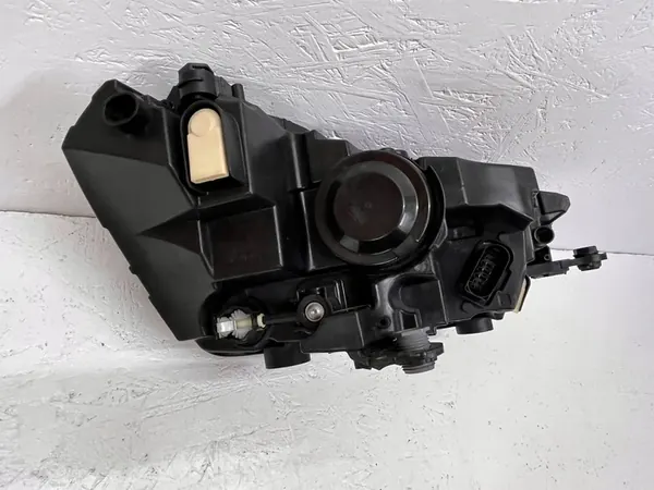 Farol esquerdo Skoda Fabia IV Iluminação Cristal image 7