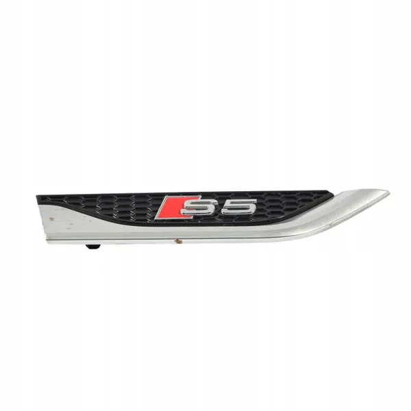 Audi S5 F5 Ovi-Embleema Logo Oikea OEM 8W6853602C image 4