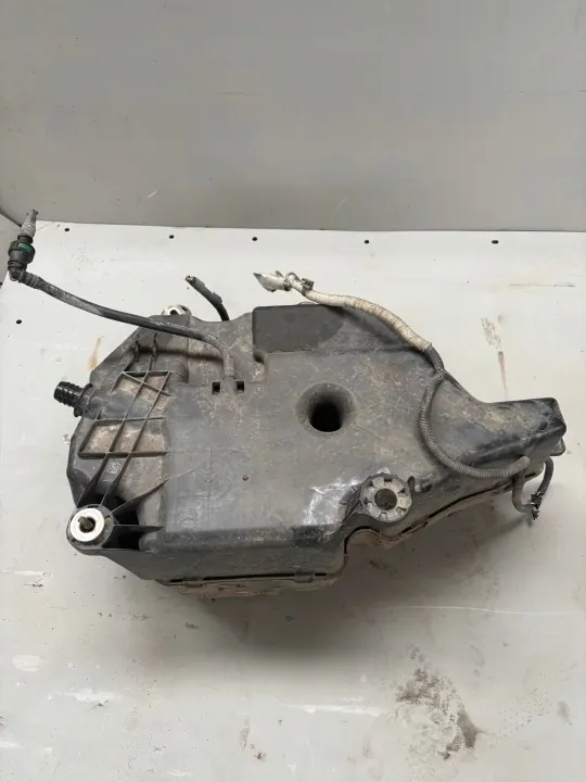 Ford Transit MK8 AdBlue-säiliö OEM JU5A-5L279-BD image 2
