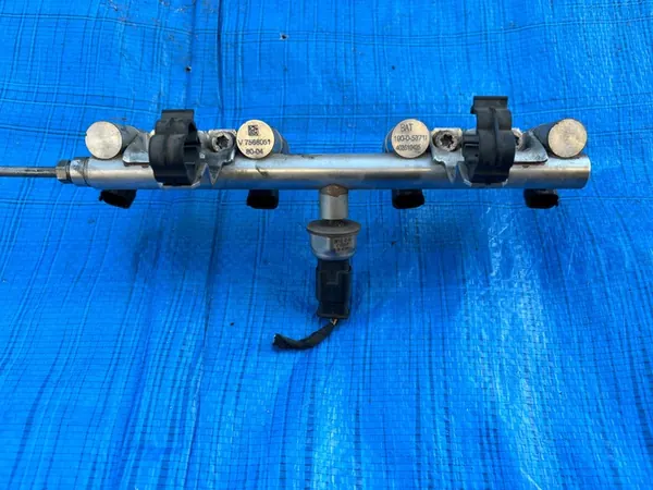 PEUGEOT 308 T9 Fuel Rail Injectors 1.6 THP image 3