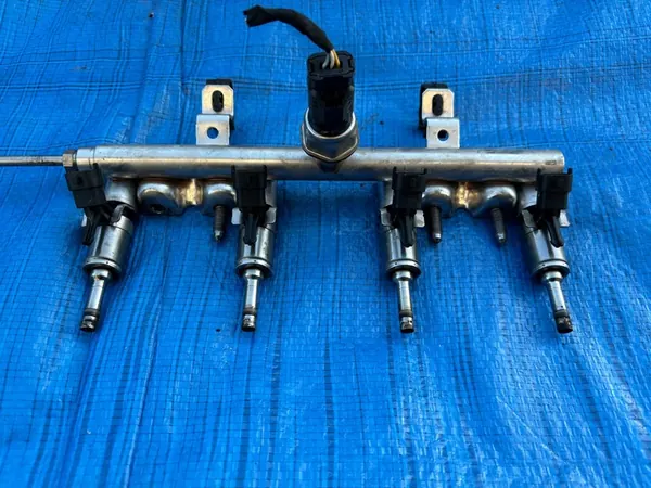 PEUGEOT 308 T9 Fuel Rail Injectors 1.6 THP image 5