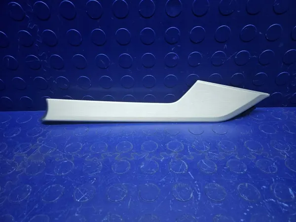 Audi A5 F5 8W6 Höger Framdörrslist OEM 8W6867410 image 2