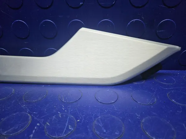 Audi A5 F5 8W6 Höger Framdörrslist OEM 8W6867410 image 4