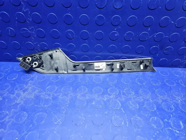 Audi A5 F5 8W6 Höger Framdörrslist OEM 8W6867410 image 7