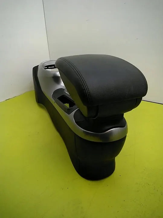 Accoudoir console centrale OEM 969311KN0A Nissan Juke image 6