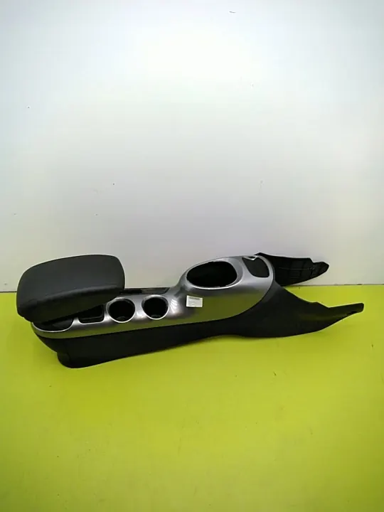 Accoudoir console centrale OEM 969311KN0A Nissan Juke image 7