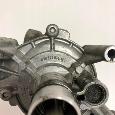 AUDI OE Coolant Pump 079121013T image 4