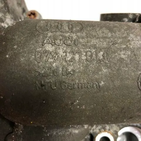 AUDI OE Coolant Pump 079121013T image 5