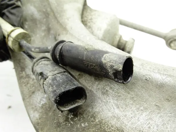 OEM 7853702 Fram Höger Stötdämparfäste BMW M3/M4 image 8