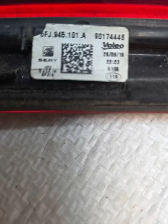 Bakstötskåpsreflektor OEM 6F1945101A för Seat Arona image 8
