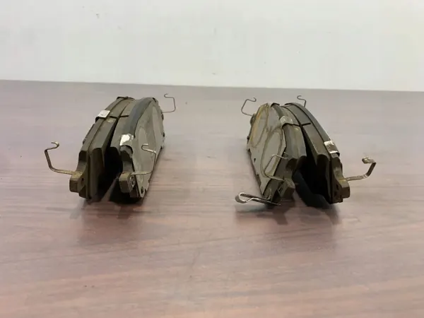Plaquettes de frein avant Mitsubishi FBZ28159 - OEM image 3