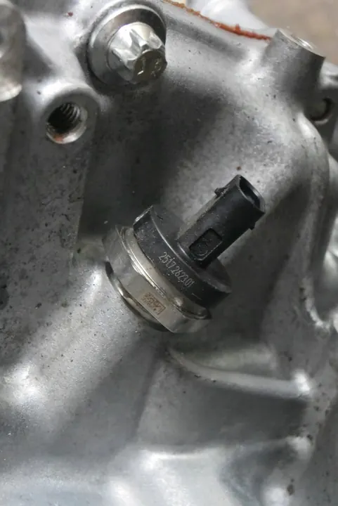 Capteur de pression d'huile transmission automatique Bosch image 1