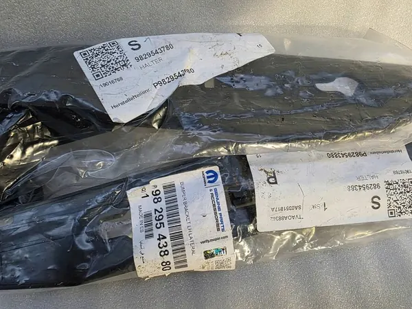 Deslizamento de para-choque traseiro Opel Corsa F direito 9829543780 image 3