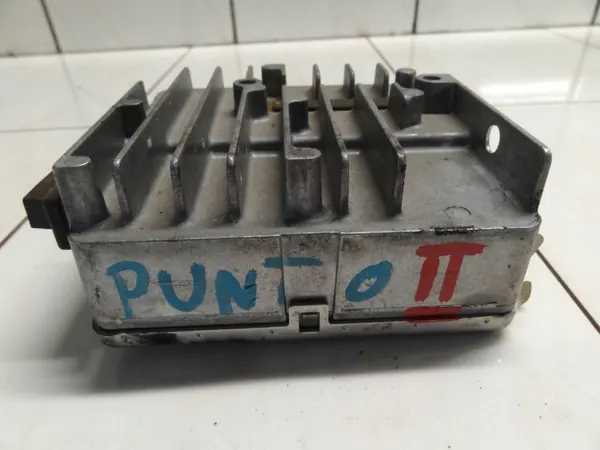 Fiat Punto II stuurbekrachtigingsmodule OEM 12235899 image 3