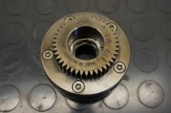 VW GOLF VII T-ROC PASSAT B8 1.6 2.0 TDI Camshaft Adjuster OEM image 2