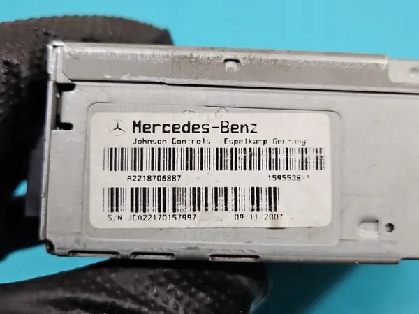 Mercedes W221 TV/CD-växlare OEM A2218706887 image 5