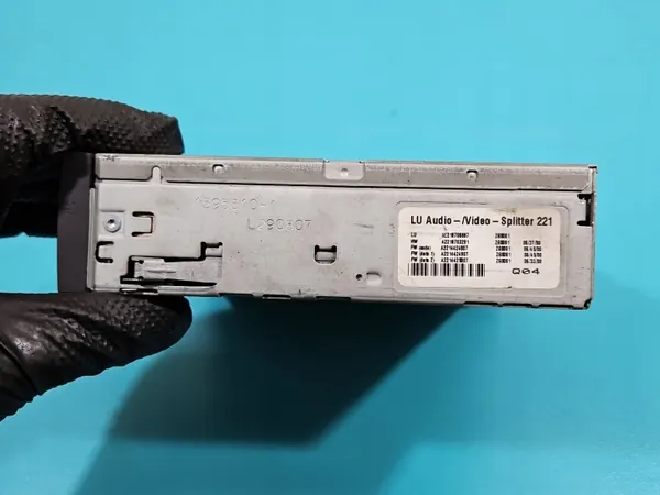 Mercedes W221 TV/CD-växlare OEM A2218706887 image 7