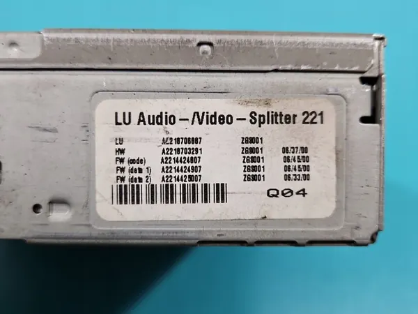 Mercedes W221 TV/CD-växlare OEM A2218706887 image 8