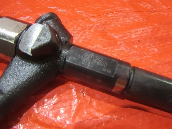 INJEKTOR DENSO NISSAN X-TRAIL T30 2.2D 2001 16600-8H800 image 4