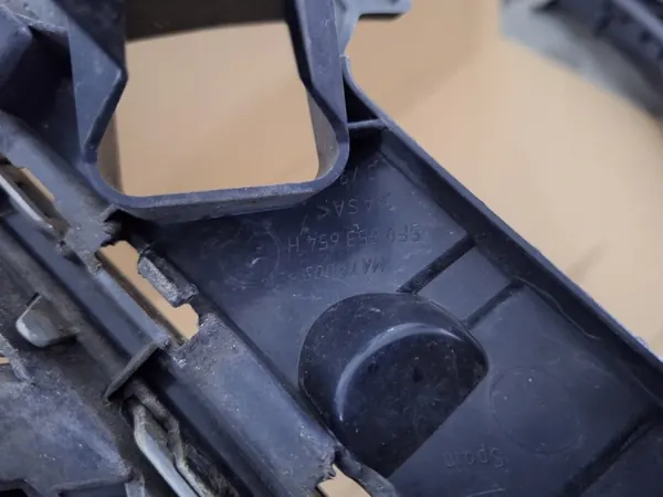 Original Grill for SEAT Leon III 5F0853654H image 8