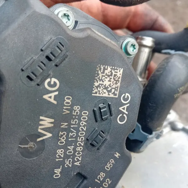 Imuputki Golf VII Octavia III 1.6TDI OEM 04L129766H image 6